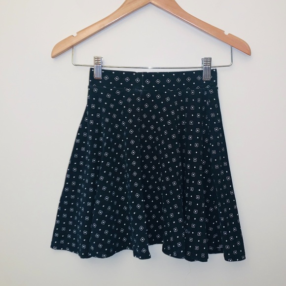 SO Target white black diamond pattern circle skirt - Picture 1 of 7
